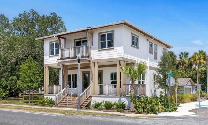 Mayport Casa | 3BR Condo on 2nd Flr Jacksonville-Mayport Village on St Johns River & near beach
