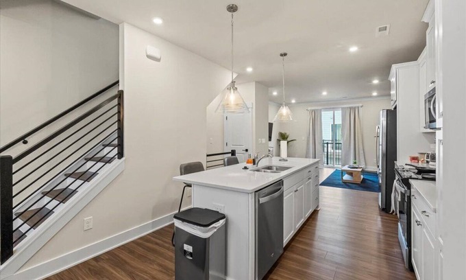 Charlotte Casa | 3BR King Townhouse Rooftop in Uptown CLT