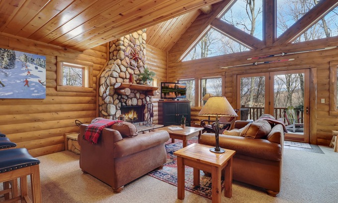 Boyne City Cabina | Cabina 3BR Montaña - esquiador y el golfista Paradise, privada, para 10 personas