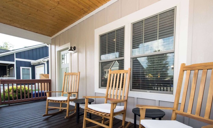 Arden Casa | 3BR Retreat | Ensuite Baths + Fire Pit