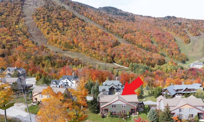 Central Vermont- Killington Casa | 3BR w Incredible View, Hot Tub & Sauna