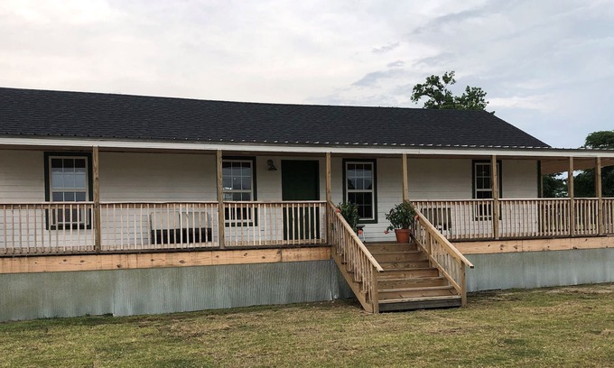 Marion Casa | ¡NUEVO! Encantador 3br 2 baños, 7 minutos a la ciudad de Memphis. ¡Mascotas! Casa de huéspedes dedicada!