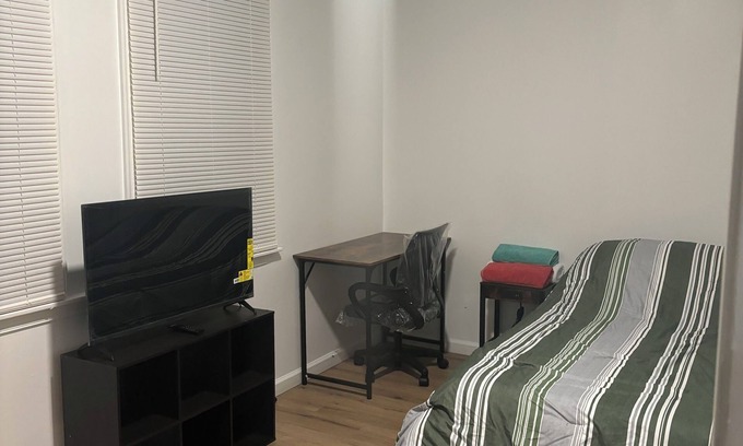 Frankford Apartamento | 3rd fl 2-bedroom near Temple ER & Trauma