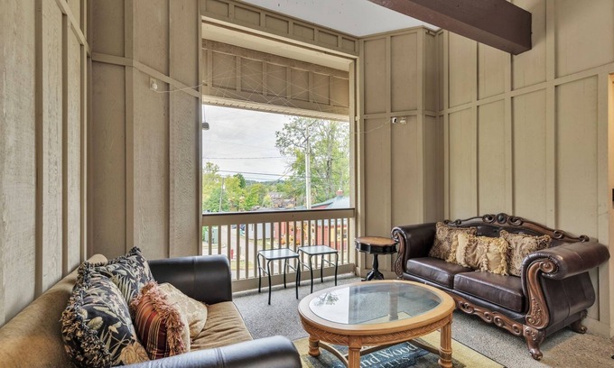 Nashville Condominio | 3rd Floor Back Side Penthouse Suite - 307 by Grand Wood Suites