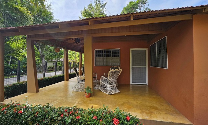 Sanchez Villa | 4 Bdrm/3 bath Villa AC/Wi-Fi/Cable/ Gazebo/BBQ/up to 15 ppl