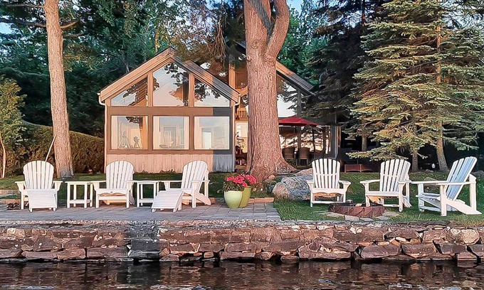 Bracebridge Cabaña | 4 bed 2 bath cottage on Lake Muskoka