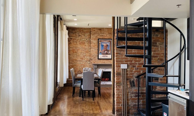 West Main Historic District Casa | 4 Bed, 3 Bath Loft in Downtown Louisville! Amazing River Views! Private Deck!