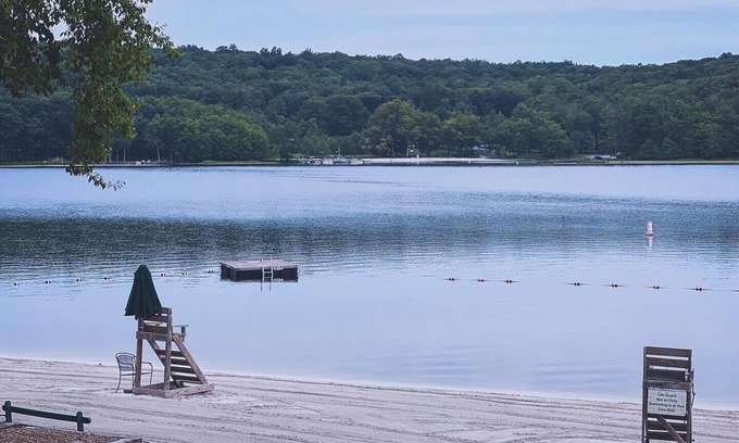 Lackawaxen Casa | 4 Bed/4 Bath Lake & Ski House - 2 King Suites!