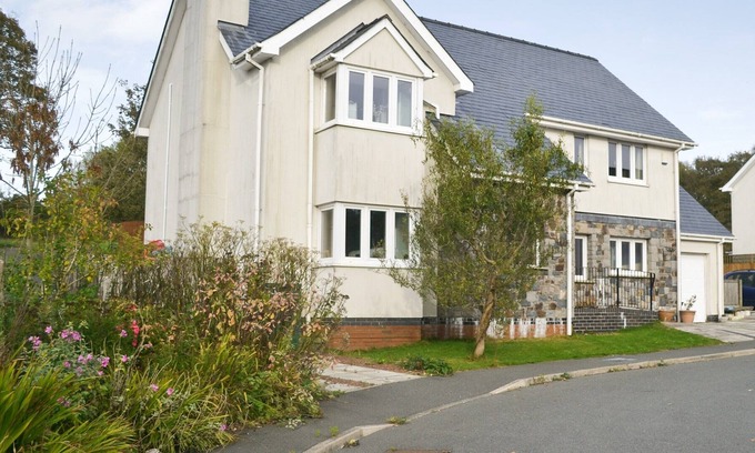 Malltraeth Cabaña | 4 bedroom accommodation in Gwalchmai near Llangefni