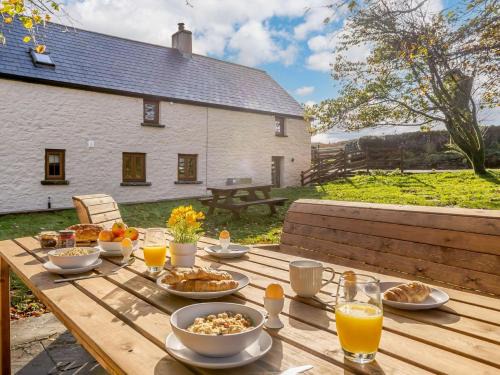 Llanvair Kilgeddin Casa | 4 Bed in Abergavenny 88014