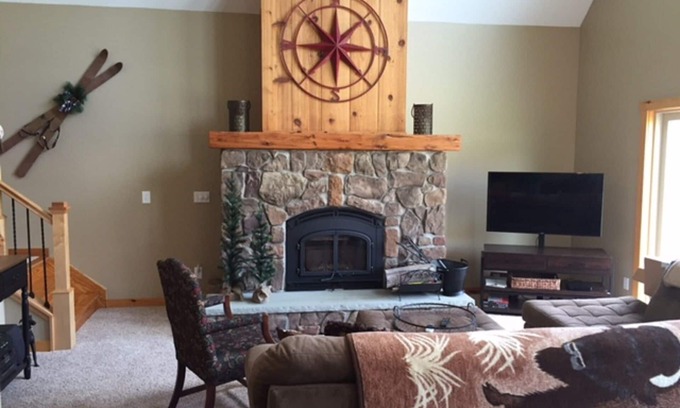 Great Valley Casa | 4 habitaciones, 3 baños completos, 3200 pies cuadrados Family Vacation Home cerca de EVL, duerme 12