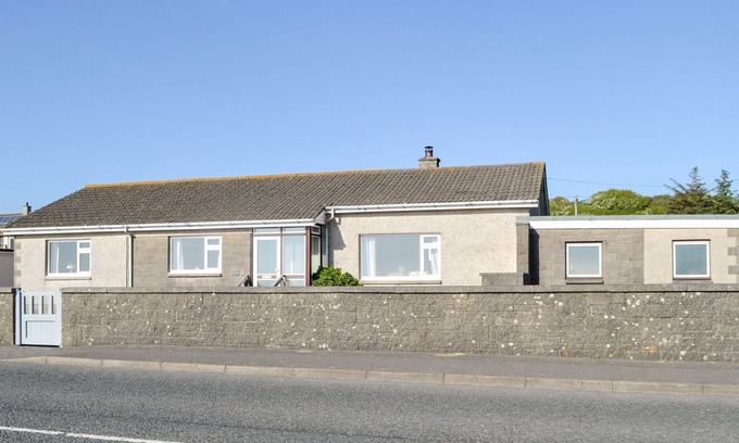 Port William Cabaña | 4 bedroom accommodation in Port William, near Newton Stewart