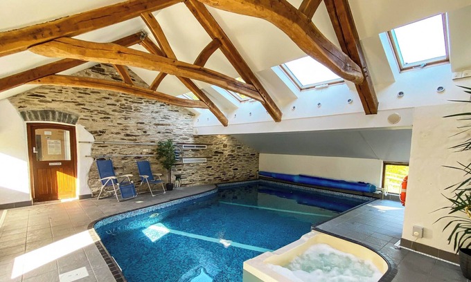 Whitland Cabaña | Alojamiento de 4 habitaciones en Llanglydwen, near Narberth