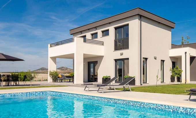 Pakostane Casa | Casa acogedora de 4 dormitorios en.