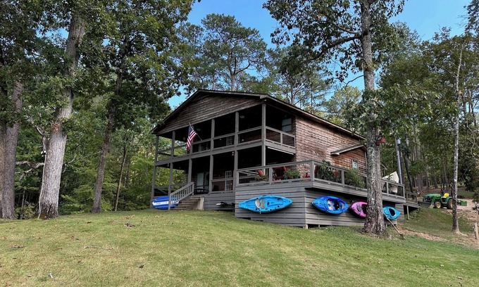 Little Kowaliga Cabina | 4 bedroom Family Cabin at Grateful Cove, Lake Martin, AL