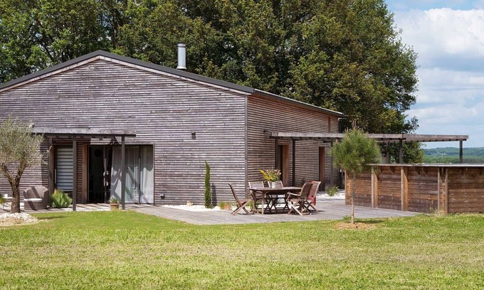 Couze-et-Saint-Front Casa | 4 bedroom private vacation home in couze-et-saint-front