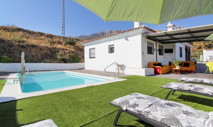 Sedella Casa | Preciosa casa de 4 dormitorios en.