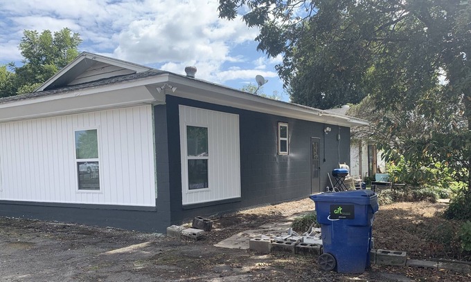 Carlisle Apartamento | 4 Bedroom Home Away From Home- REMODELED 10/21