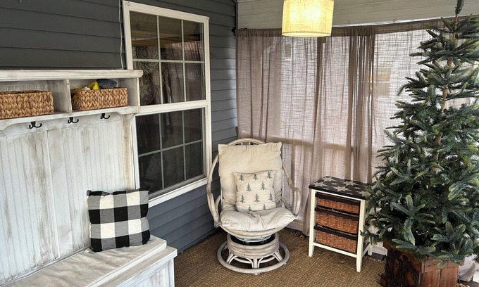 Oshkosh Casa | 4-bedroom house in charming Oshkosh with AC, WiFi, and main floor laundry.