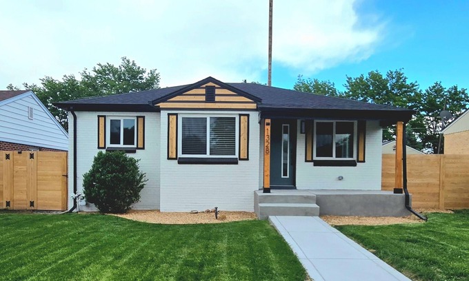 Montclair Casa | 4-bedroom house in Denver