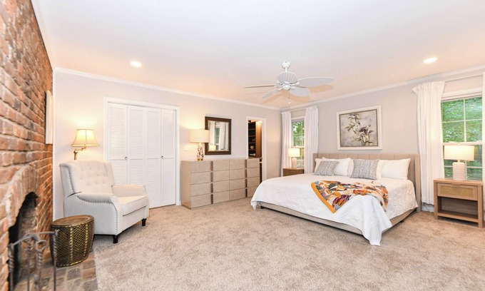 Greensboro Casa | 4-bedroom house in Greensboro.