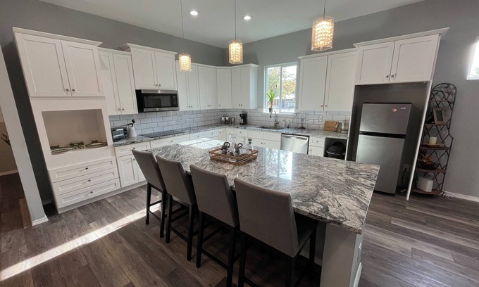 New Braunfels Casa | 4-bedroom house in welcoming downtown New Braunfels with WiFi, AC