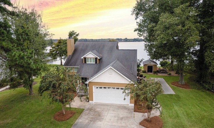 Cordele Casa | 4-bedroom house on beautiful Lake Blackshear! Enjoy your stay!