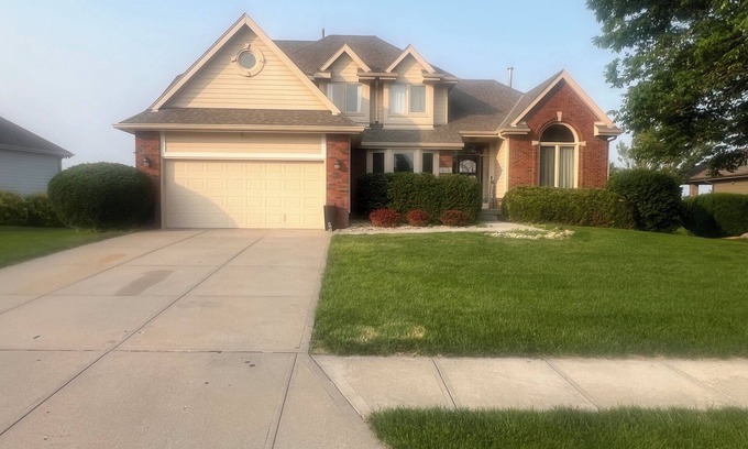 Omaha Casa | 4- Bedroom House on Tiburon Golf Course! Book now