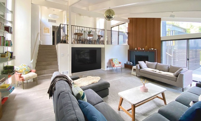 Upper Riviera Casa | 4 Bedroom Modern Oasis Surrounded by Oaks.