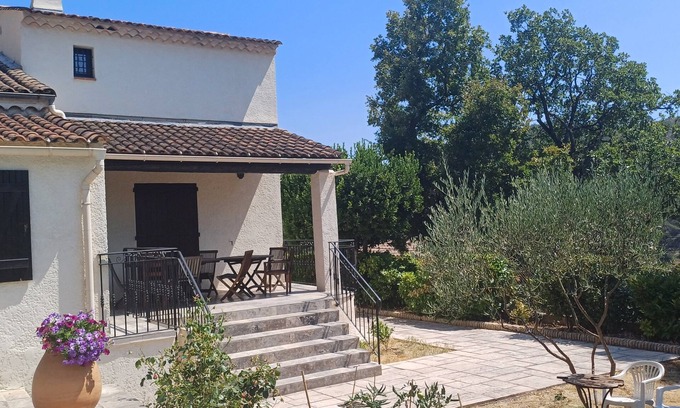 Peypin Villa | 4-bedroom Provencal villa with pool ideal for one or two families