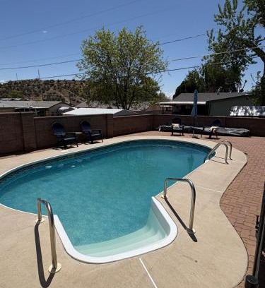 Farmington Casa | 4-Bedroom Retreat with Pool