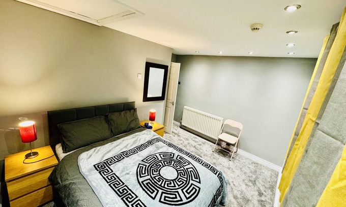 Iverley Casa | 4 bedrooms Full house Stourbridge Birmingham