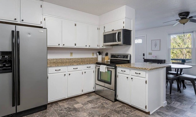 Royal Pines Casa | 4 BR Family Retreat Close to Biltmore & DT