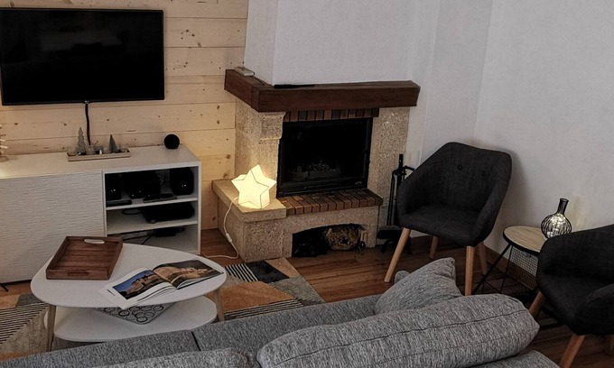 Briancon Apartamento | 4* family apartment, terrace, garden and fireplace