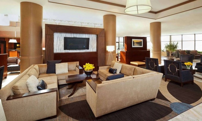Alexandria West Casa | 4 Family-Friendly Units, Onsite Restaurant, Pool, Near Old Town Alexandria