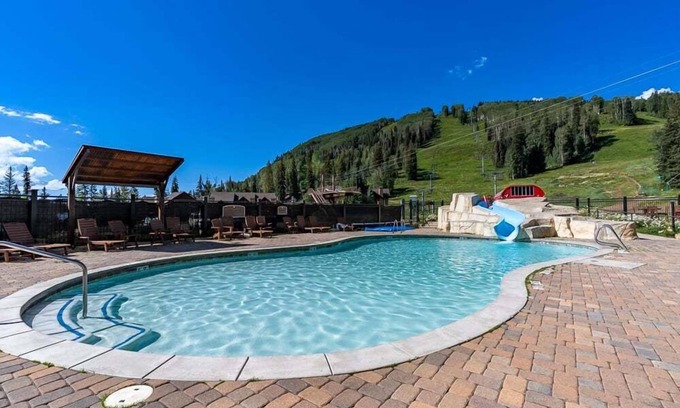 Columbine Lake Casa | 3300 pies cuadrados Retiro Elegante Montaña. Inicio personalizado con servicio de transporte privado a recurrir