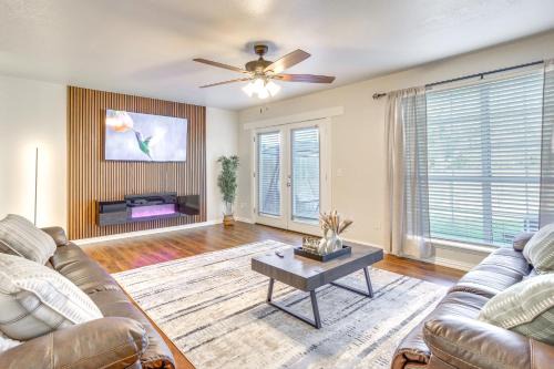 Norman Casa | 4 Mi to Gaylord Family Stadium Norman Home