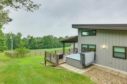 Walhonding Casa | 4 Mi to Mohican River Ohio Amish Country Cottage