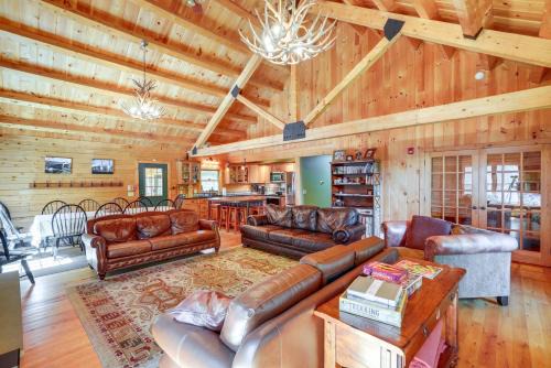 West Dover Casa | 4 Mi to Mount Snow West Dover Cabin with Game Room