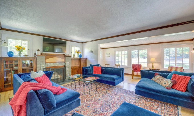 Bellaire Casa | Game Room & Yard: Family-Friendly Bellaire Home!