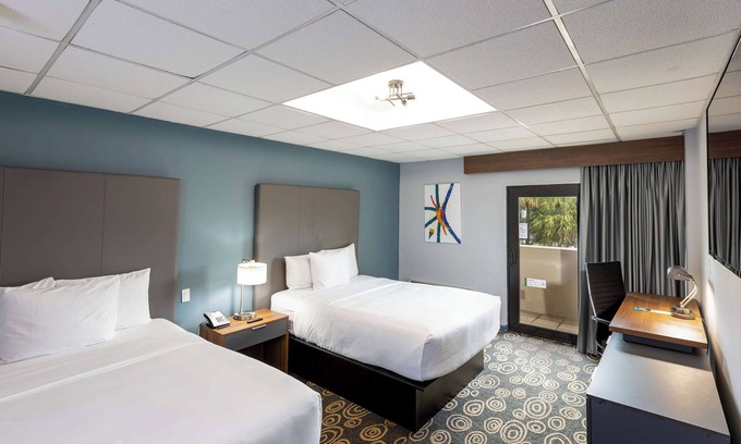 Flagami Hotel | 4 Modern Units With Balcony Outdoor Pool Shuttle Near Wynwood