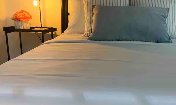 Hipodromo Apartamento | 4 people, 2 Full beds (bunk beds), AC, 1 bedroom, bathroom and kitchen.