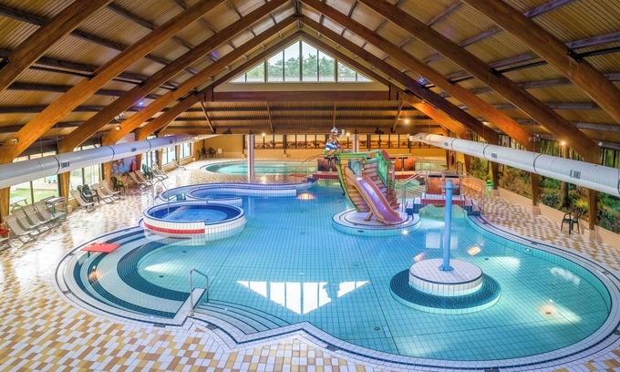Eerbeek Chalet De Esquí | 4-person chalet in the holiday park Landal Coldenhove