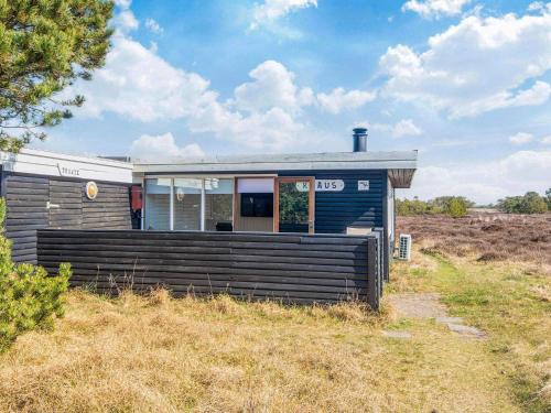 Rindby Strand Casa | 4 person holiday home in Fanø-By Traum