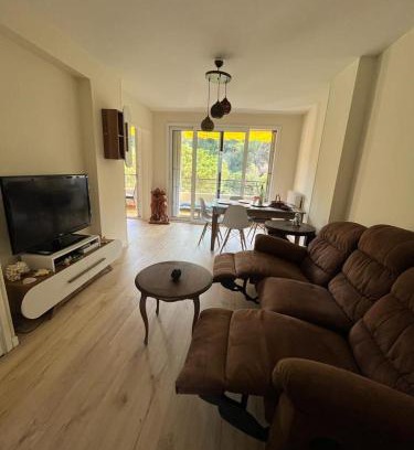 Fabron Apartamento | 4- rooms appart 80m2 parking