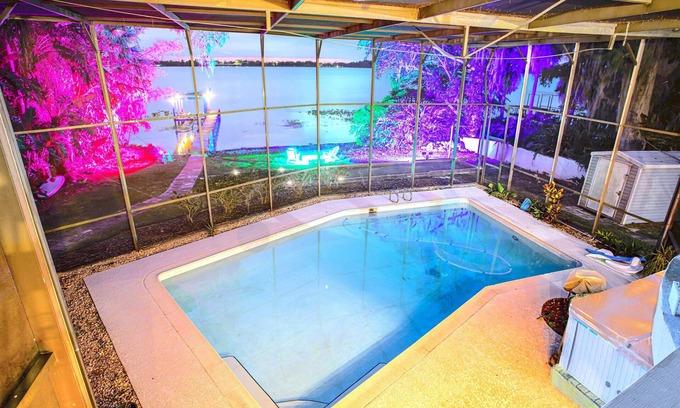 Southwest Orlando Casa | 4 Rooms, Lake, Pool, Hottub, Puttputt