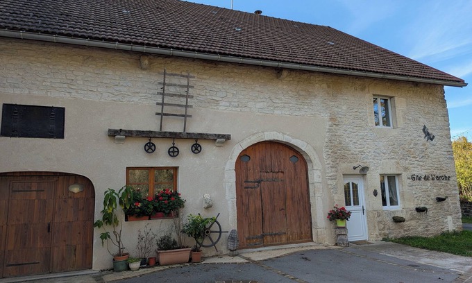 Vertamboz Casa | Casa rural de 4 estrellas en el centro del jura entre cascadas, lagos y montañas del Jura