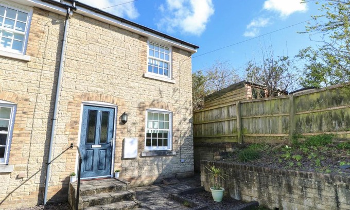 Brading Casa | 4 The Old Post Office Mews