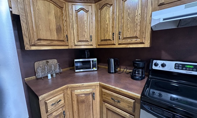 New Oxford Casa | 40-acre farm Barndominium Close to Gettysburg, York, Hanover Sleeps 7