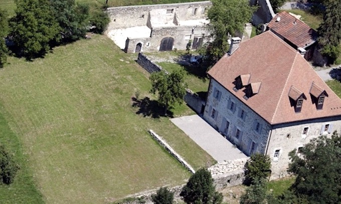 Thusel Otro | 400 euros / noche Casa fortificada del siglo XII